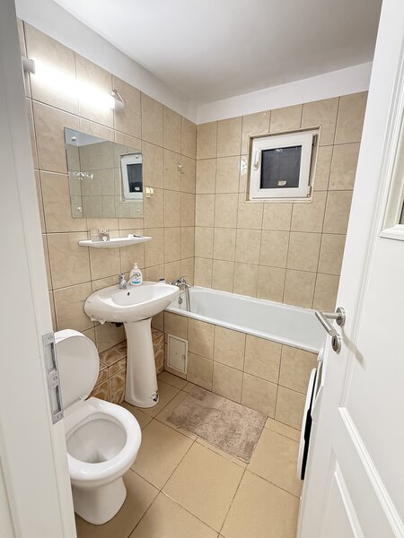 Drumul Taberei, Bd. Ghencea, bloc 1984, reabilitat